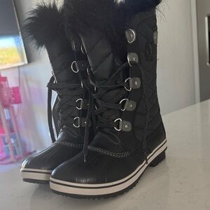 Girls Black Quilted Winter Boots